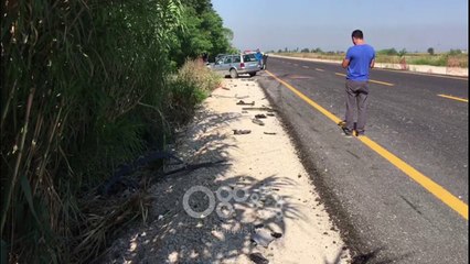 RTV Ora - Makinat përplasen kokë më kokë pranë by passit të Fierit