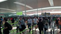Afluencia normal de pasajeros en El Prat durante el primer día de huelga de seguridad