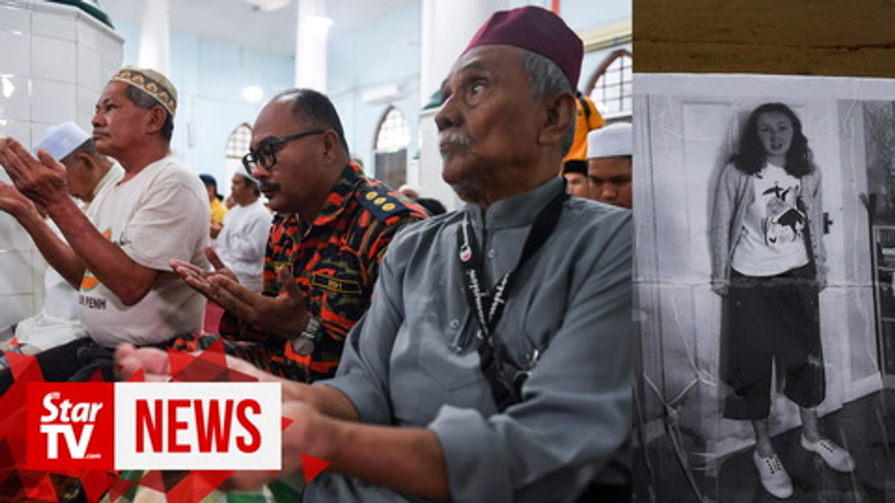 Find Nora: Locals hold ‘solat hajat’ prayers fo...