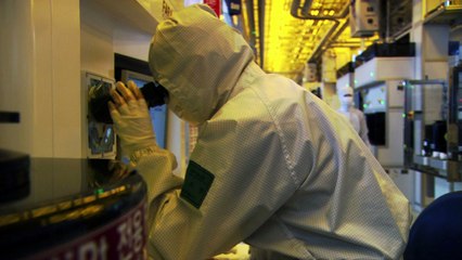 韓 반도체 D램 점유율 압도적...시스템 반도체가 관건 / YTN