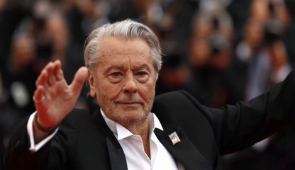 Après son AVC, Alain Delon se repose en Suisse