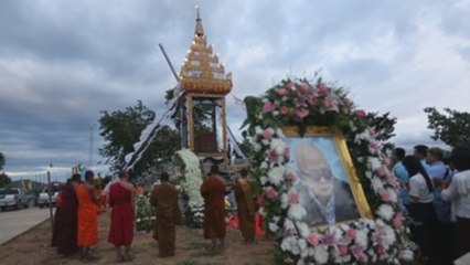 El bastión del Jemer Rojo despide a su número dos en la pira funeraria