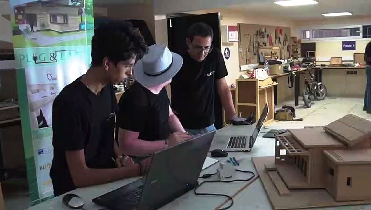 PLUGANDLIVE