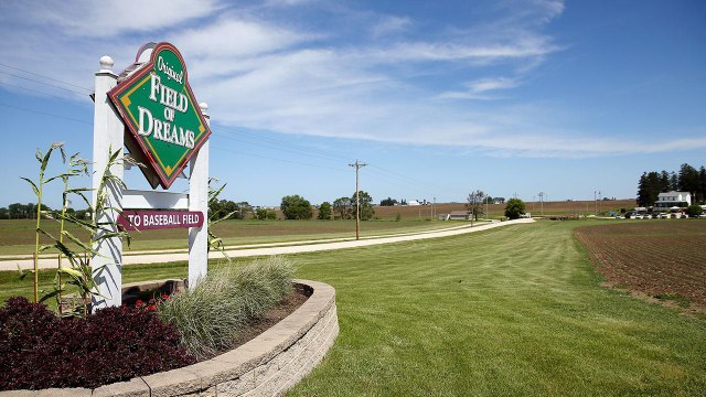 Yankees, White Sox to Play at Iconic 'Field of Dreams' Diamond in 2020