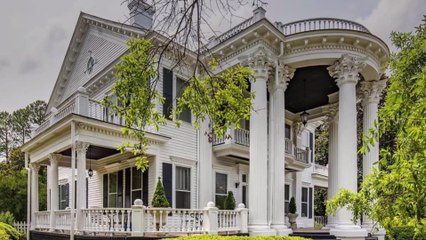 This Stunning Beaux-Arts Mansion in Small-Town South Carolina is an Absolute Steal
