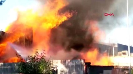 İZMİR'DE FABRİKA YANGINI-3
