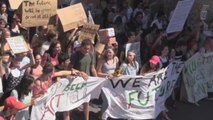 Jóvenes de todo el mundo piden más acción contra el clima tras informe ONU