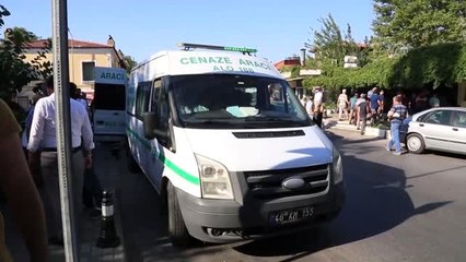 Manisa'daki trafik kazasında ölen 3 kişi toprağa verildi