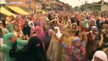 شاهد: مظاهرات حاشدة في كشمير والهند تعتزم إرسال تعزيزات عسكرية تحسبا لعيد الأضحى