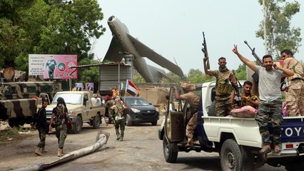 الحكومة الشرعية تصف ما يجري في عدن بالانقلاب