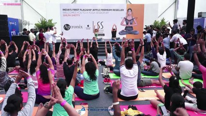 Stylish Shilpa Shetty Conduct The Yoga Session