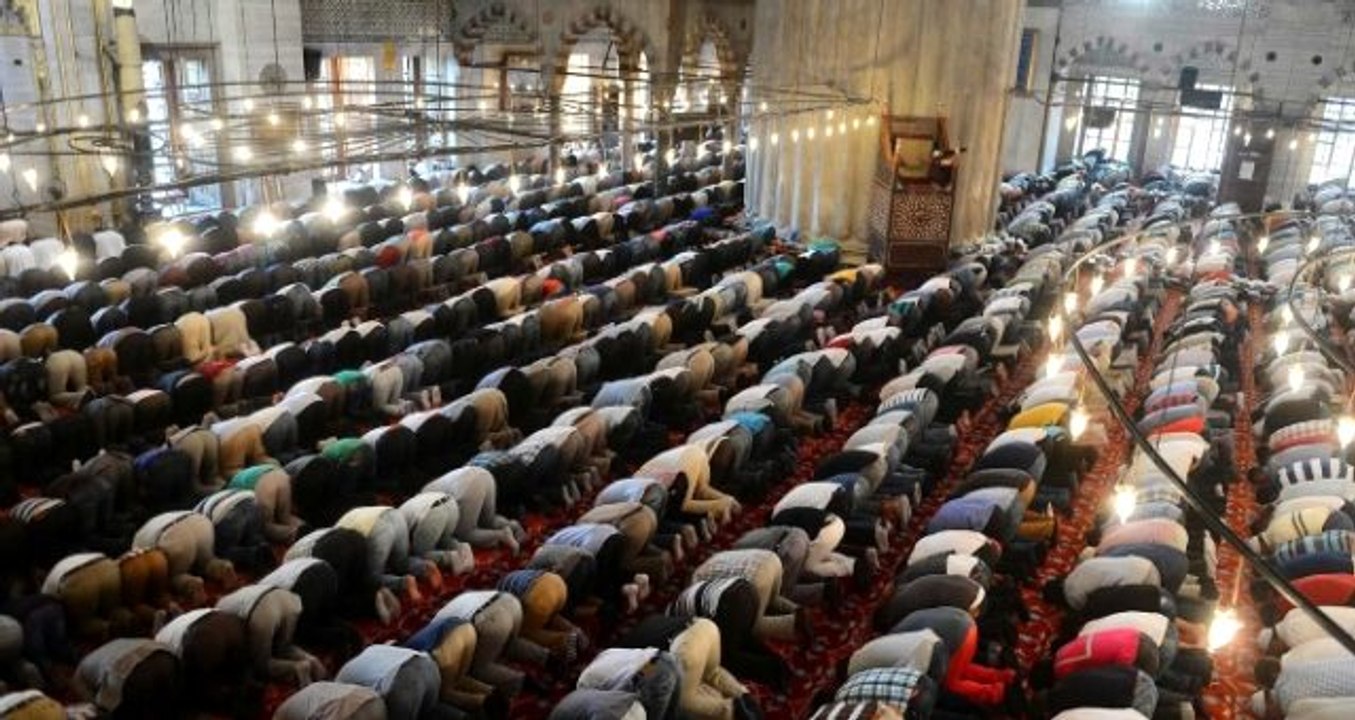 Diyanet bayram namazı saat kaçta açıkladı! İşte il il Kurban bayram namazı saatleri