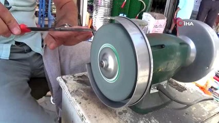 Bıçak bileyicilerinin yorucu mesaisi başladı