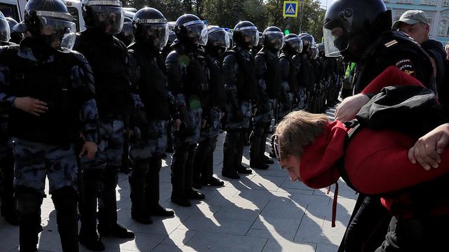 Watch: Russian police arrest dozens at opposition protests