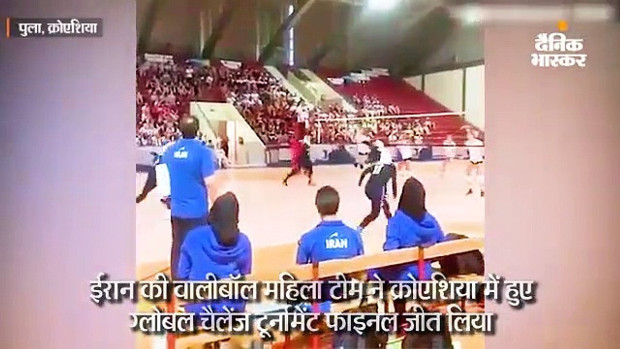 कोच-खिलाड़ी ने क्लिपबोर्ड से हाथ मिलाया, क्योंकि देश में बिना रिश्ते वाले पुरुषों को छूना बैन है