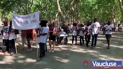 Marche blanche à Tarascon