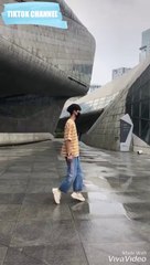 Learn how to do the moon walk on street