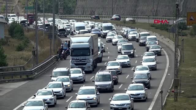 Bolu'da bayram tatili trafiği