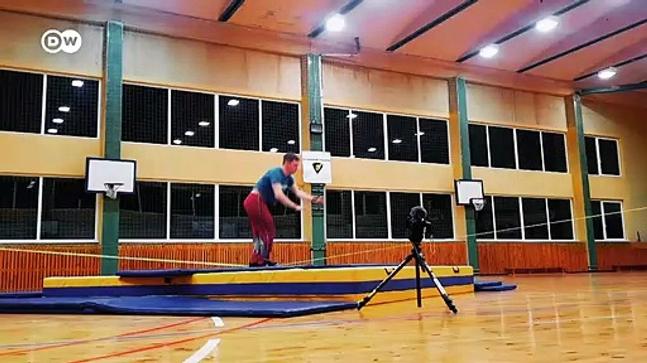 Der verrückte Este: Slackline-Akrobat Jaan Roose | Euromaxx