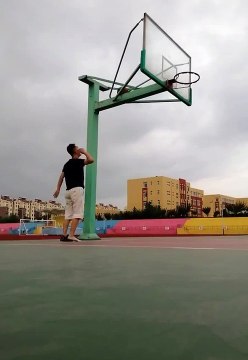 Petite mésaventure avec un ballon de basket