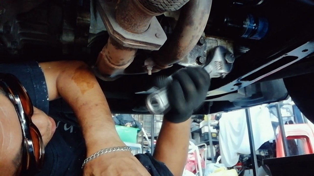 How to change Engine Oil
