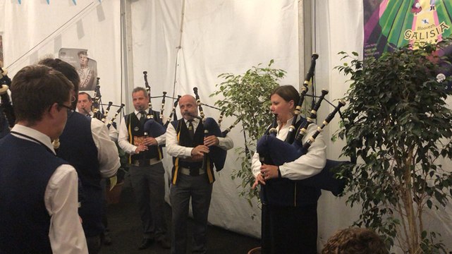 Le bagad Kemper et Red Cardell ont enflammé l’Espace Marine