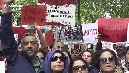 Angry Kashmir protest held outside Indian embassy in London