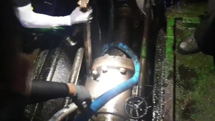 태안 신진항 인근서 117t 예인선 침수...4명 구조 / YTN