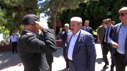 TBMM Başkanı Şentop, alay komutanlığı ve polisevini ziyaret etti