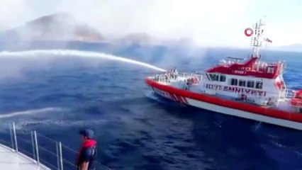 Motor yat bir anda alev aldı 6 kişi canını zor kurtardı