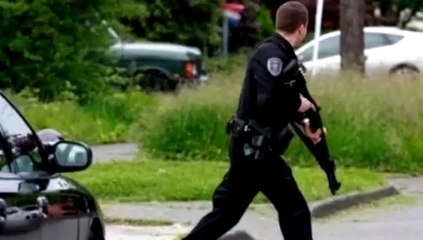 Walmart Panic in Missouri Caused by Armed Man testing Gun rights