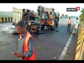 Télécharger la video: यमुना एक्सप्रेसवे पर भीषण हादसा, चालक की जिंदा जलकर मौत- Horrific road accident on Yamuna Expressway Driver burnt alive nodbk