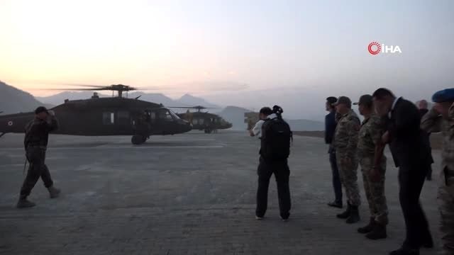 İçişleri Bakanı Süleyman Soylu bayram namazını Derecek ilçesindeki Ulu Camide kıldı