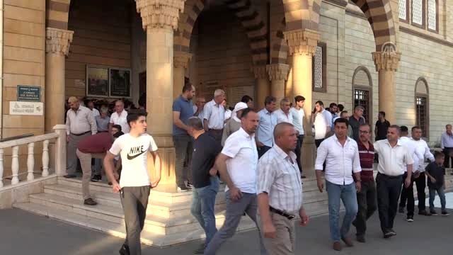 Mahir Ünal: Kalplerimizi birbirine yakınlaştırsın