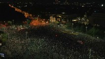 25 mila persone hanno manifestato sabato contro il governo romeno del partito Socialdemocratico
