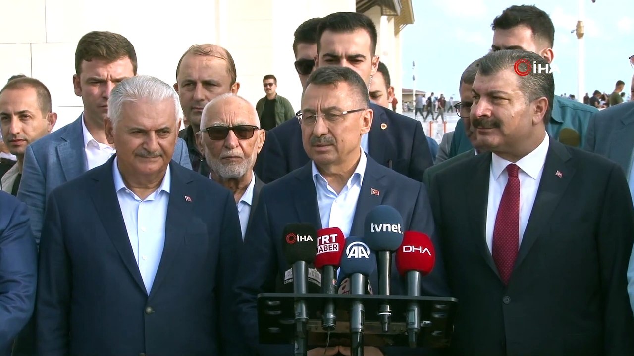 Cumhurbaşkanı Yardımcısı Fuat Oktay, Bayram Namazını Büyük Çamlıca Camii’nde Kıldı