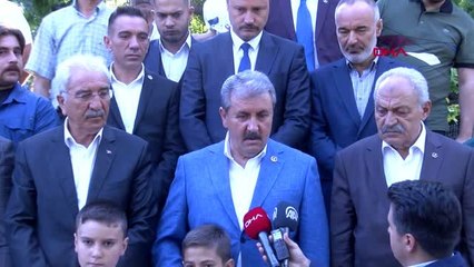 Destici, Muhsin Yazıcıoğlu'nun mezarını ziyaret etti