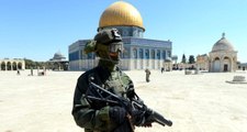 İsrail polisi, bayramın birinci gününde Mescid-i Aksa içinde Filistinlilere saldırdı