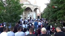 - Kosovalılar Kurban Bayramını Büyük Sevinçle Karşıladı