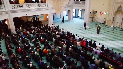 - Rusya'da Müslümanlar Kurban Bayramı'nda Camilere Sığmadı