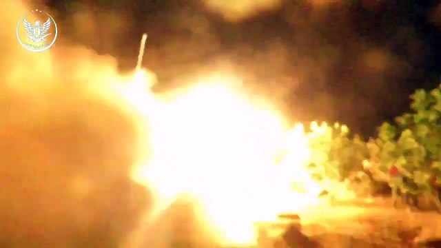 الفصائل تستهدف مواقع لميليشيات أسد وروسيا جنوبي إدلب (فيديو)