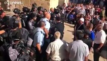 Scontri tra palestinesi e polizia israeliana nella spianata delle Moschee
