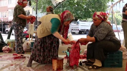 MANİSA KURBANA KADIN ELİ DEĞDİ