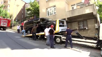 Duramayan çekici 3 araca zarar verdi