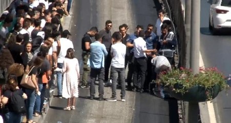 İstanbul'da feci kaza! Genç adam metrobüsün altında kaldı