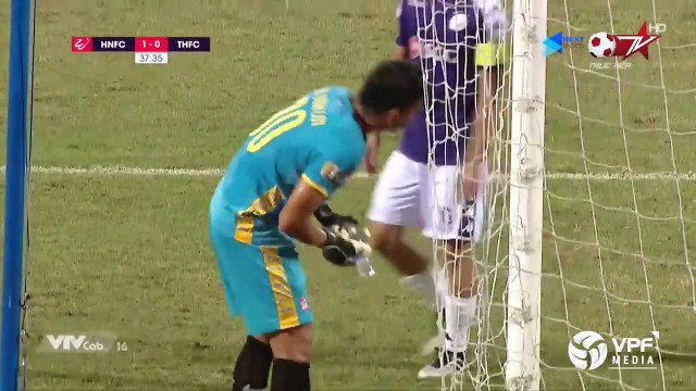 Omar tiếp tục phong độ cực cao, ghi bàn mở tỷ số sau pha kiến tạo như đặt của Văn Quyết | HANOI FC