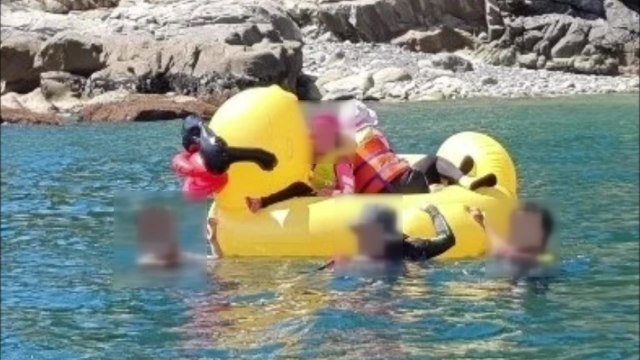 튜브 표류 일가족 3명, 해경이 구조 / YTN