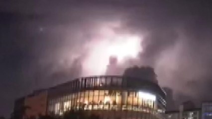 마른하늘에 날벼락? 이상한 번개의 정체 / YTN