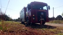 Bombeiros controlam incêndio em vegetação na região do Lago Azul