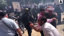 Palestinians and Israeli police clash at Jerusalem holy site